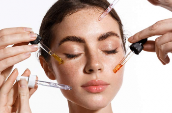 Is It Safe to Combine Hyaluronic Acid and Niacinamide? Is It Safe to Combine Hyaluronic Acid and Niacinamide?