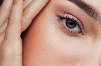 Expert Skincare Tips to Remove Makeup Completely and Protect Your Skin