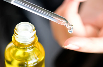 Canola Oil in Skincare: What Dermatologists Say About Its Safety Canola Oil in Skincare: What Dermatologists Say About Its Safety